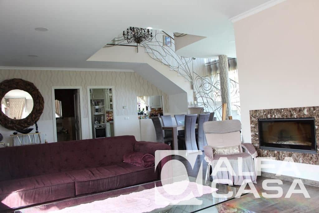 4 soveværelse Villa til salg i Lloret de Mar med swimmingpool garage - € 1.200.000 (Ref: 9385901)