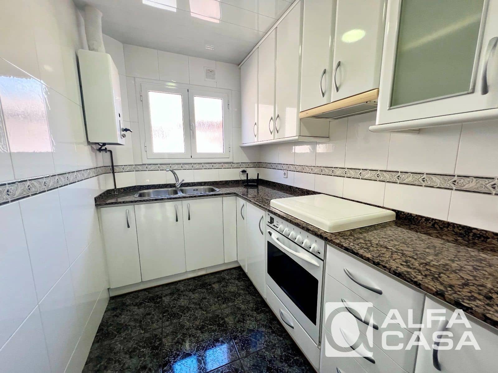 3 makuuhuone Asunto myytävänä paikassa Barcelona kaupunki - 369 000 € (Ref: 9385909)