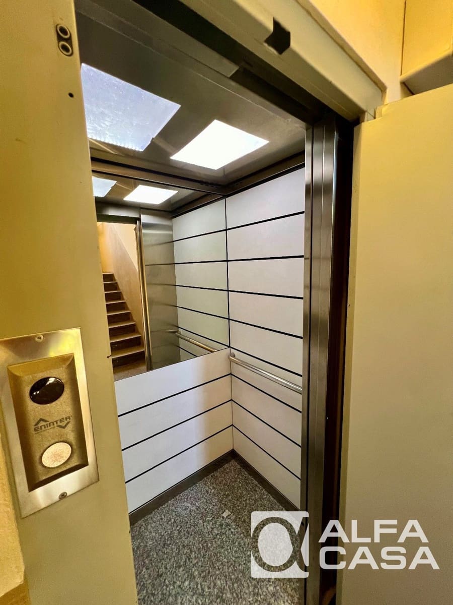 3 makuuhuone Asunto myytävänä paikassa Barcelona kaupunki - 369 000 € (Ref: 9385909)