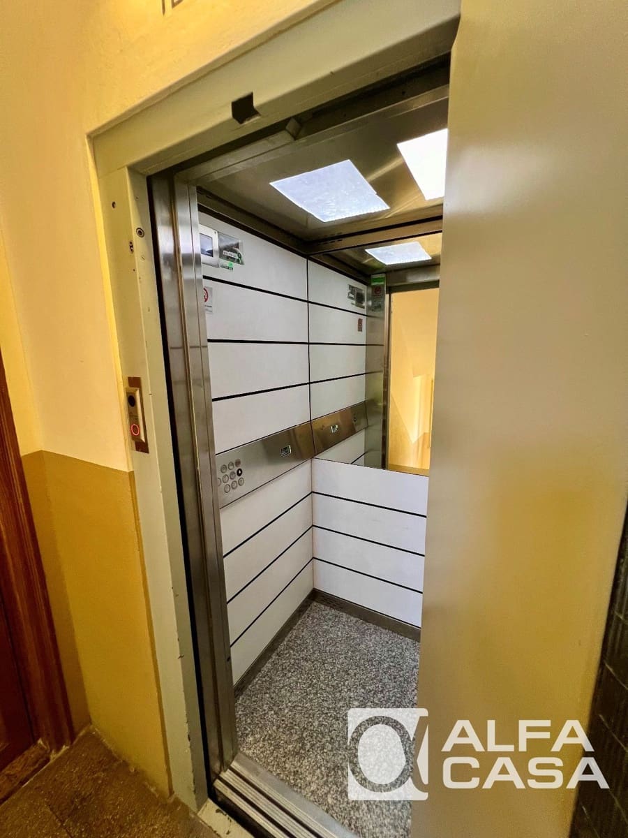 3 makuuhuone Asunto myytävänä paikassa Barcelona kaupunki - 369 000 € (Ref: 9385909)