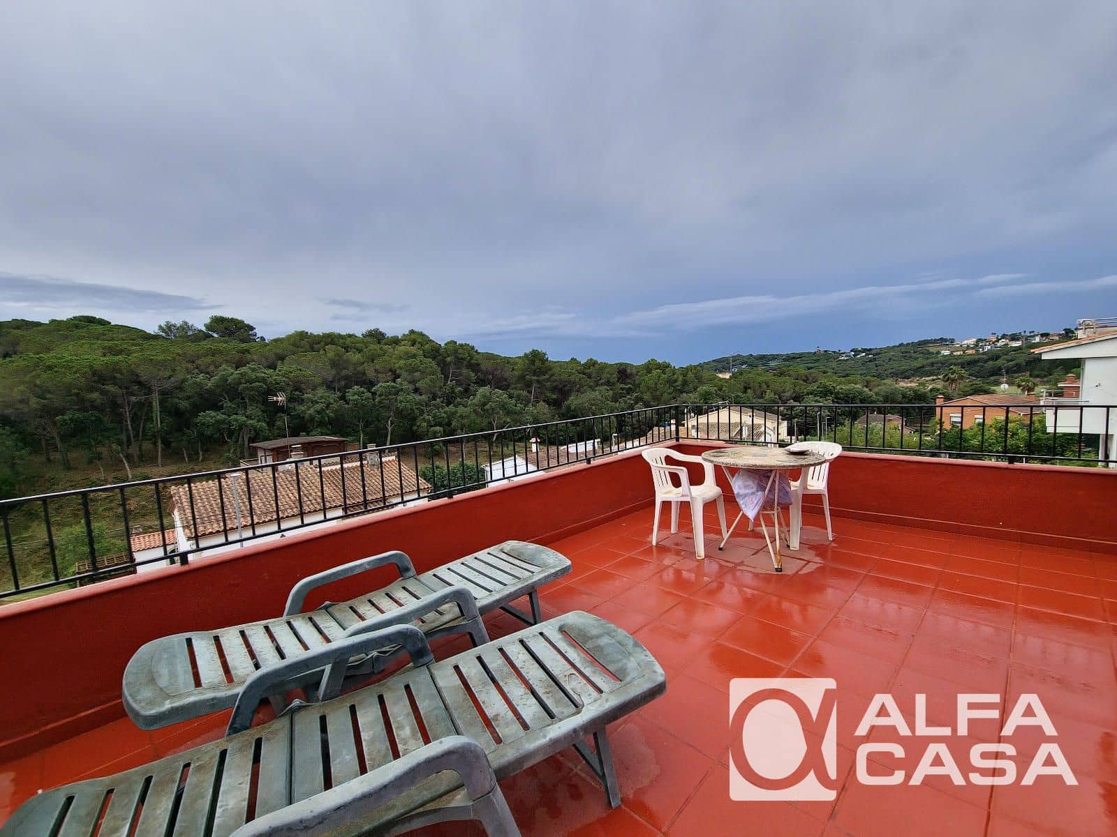 6 bedroom Villa for sale in Lloret de Mar with garage - € 525,000 (Ref: 9385910)