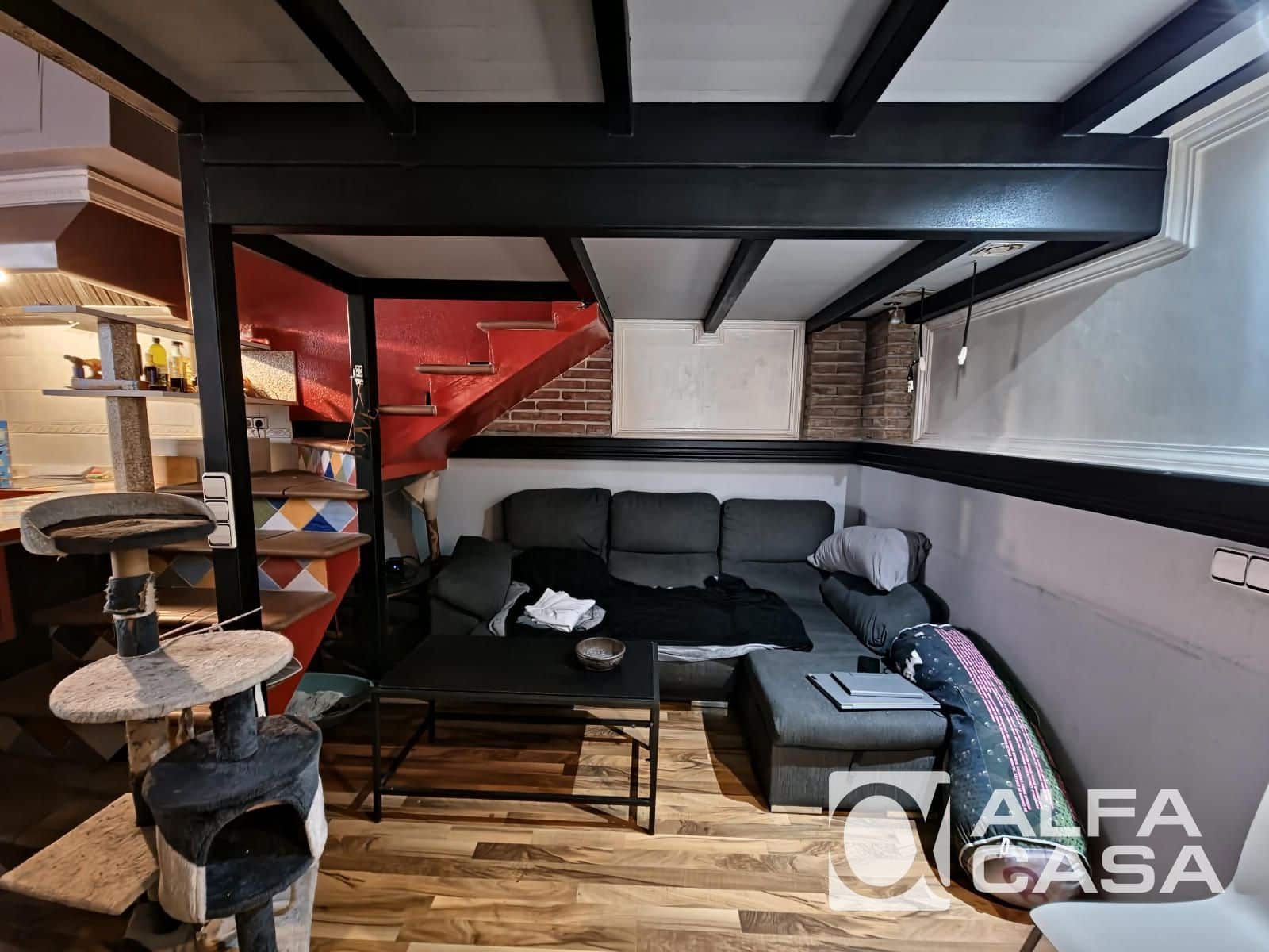 6 bedroom Villa for sale in Lloret de Mar with garage - € 525,000 (Ref: 9385910)