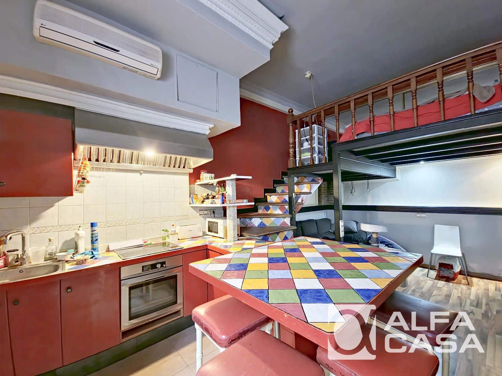 6 bedroom Villa for sale in Lloret de Mar with garage - € 525,000 (Ref: 9385910)