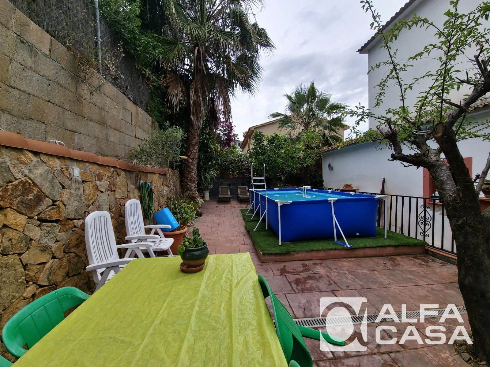 6 bedroom Villa for sale in Lloret de Mar with garage - € 525,000 (Ref: 9385910)