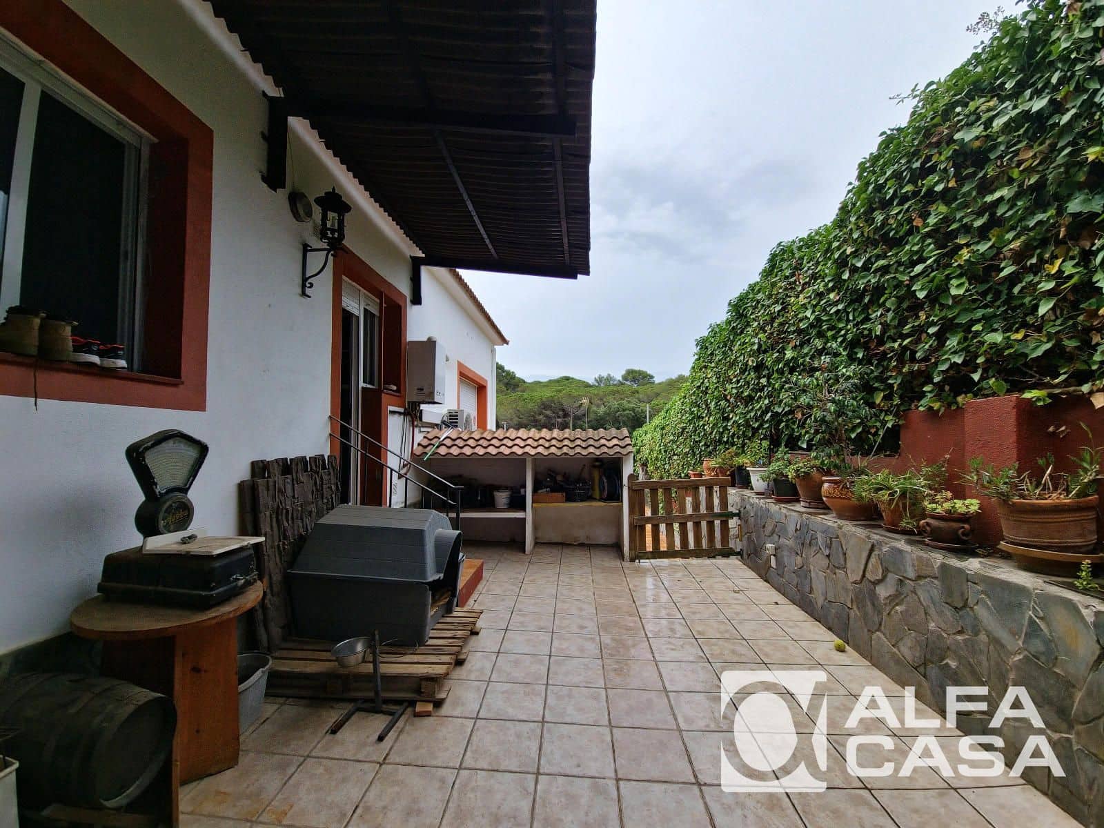 6 bedroom Villa for sale in Lloret de Mar with garage - € 525,000 (Ref: 9385910)