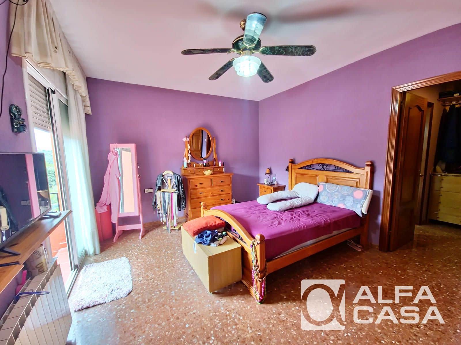 6 bedroom Villa for sale in Lloret de Mar with garage - € 525,000 (Ref: 9385910)