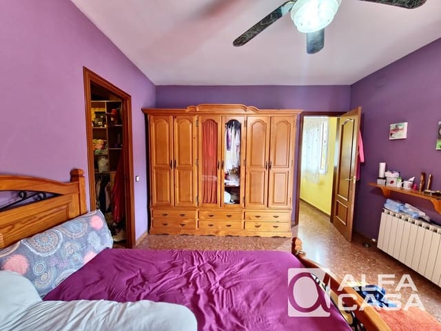 6 bedroom Villa for sale in Lloret de Mar with garage - € 525,000 (Ref: 9385910)