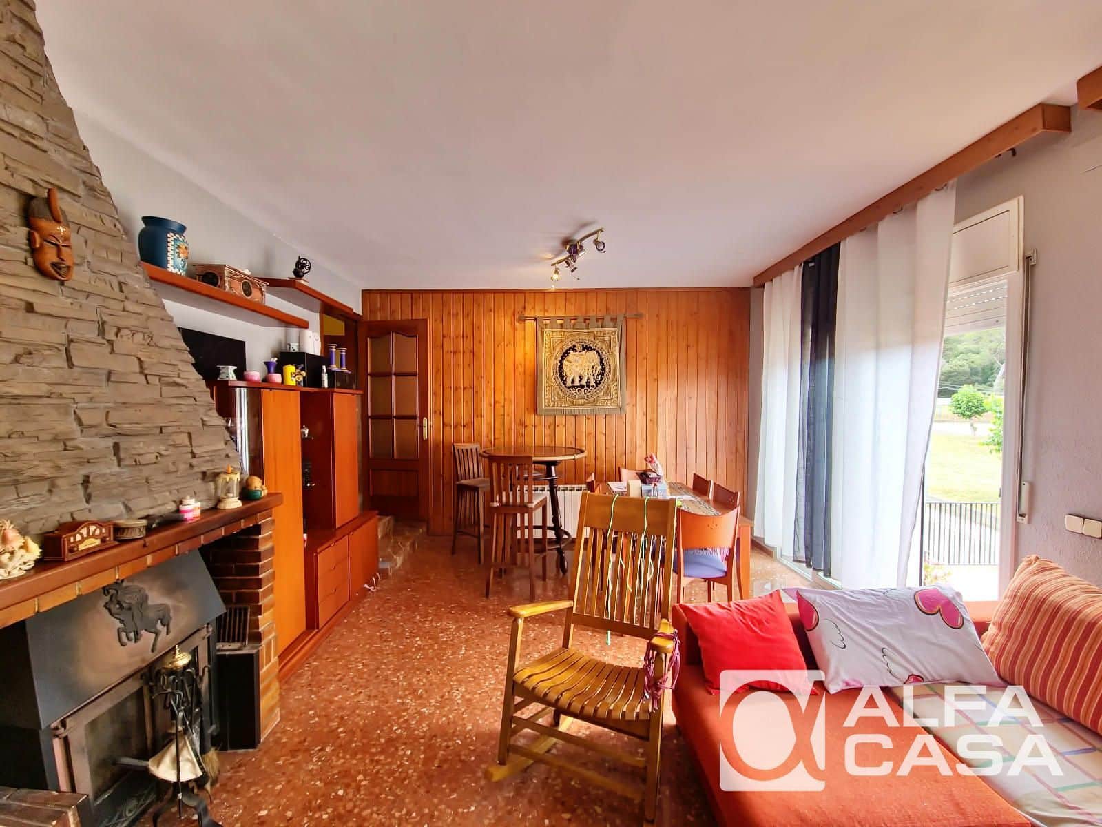 6 bedroom Villa for sale in Lloret de Mar with garage - € 525,000 (Ref: 9385910)