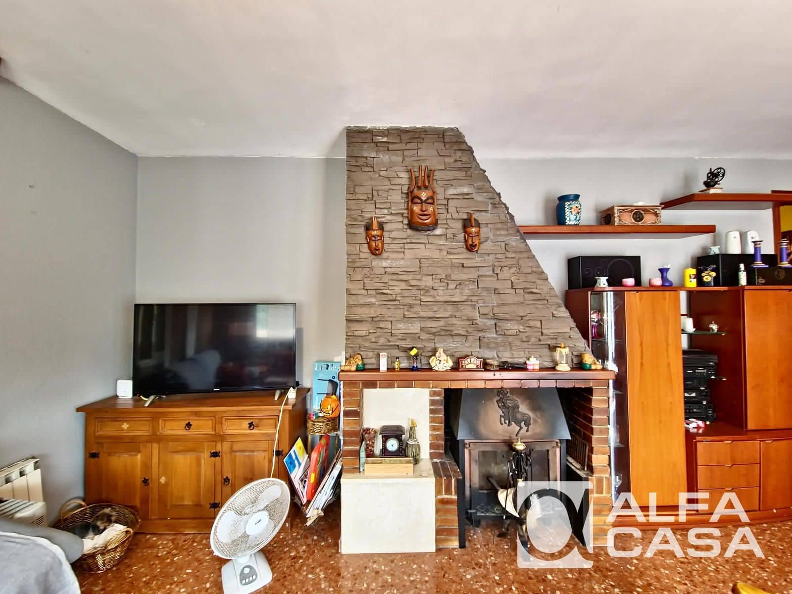 6 bedroom Villa for sale in Lloret de Mar with garage - € 525,000 (Ref: 9385910)