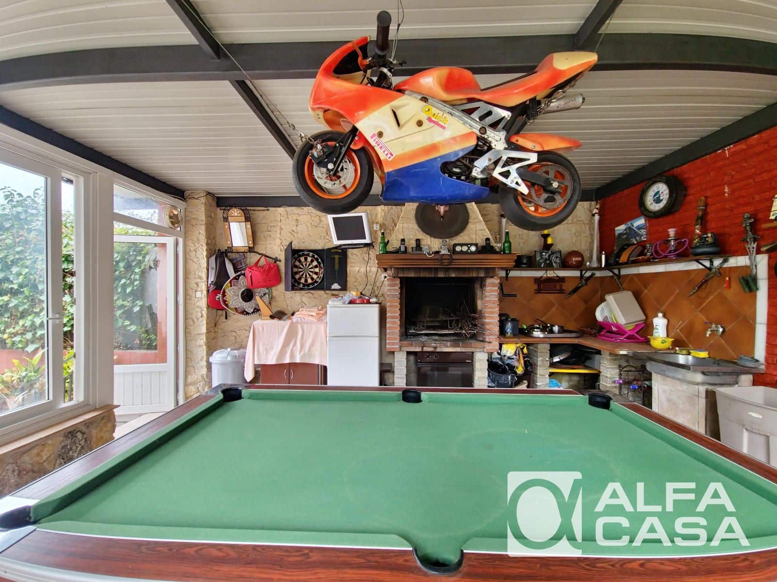 6 bedroom Villa for sale in Lloret de Mar with garage - € 525,000 (Ref: 9385910)