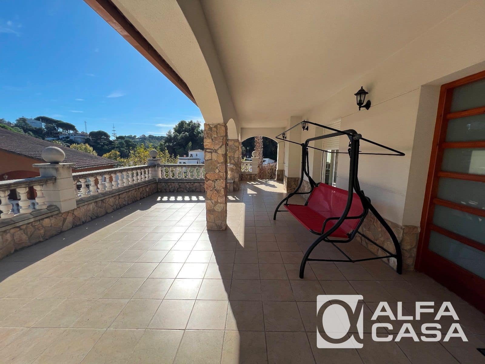 4 sypialnia Willa na sprzedaż w Lloret de Mar z basenem garażem - 599 000 € (Ref: 9385916)