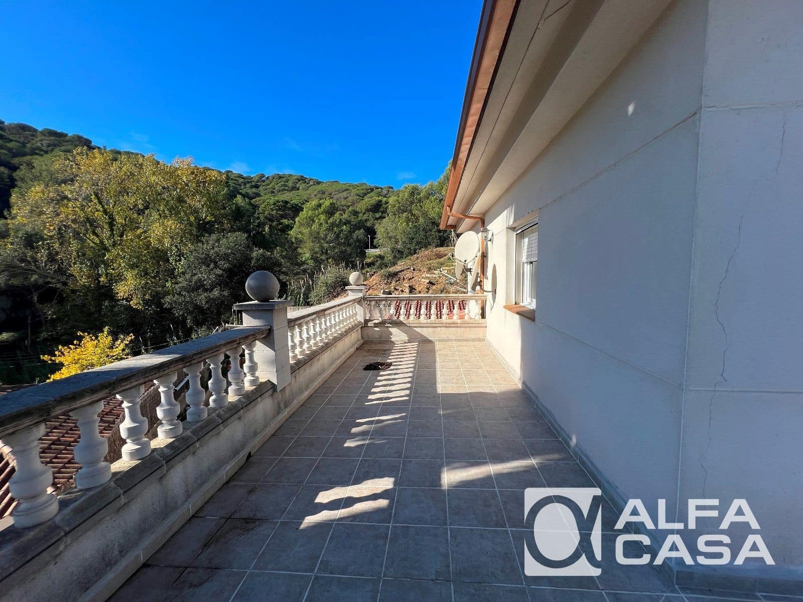 4 sypialnia Willa na sprzedaż w Lloret de Mar z basenem garażem - 599 000 € (Ref: 9385916)