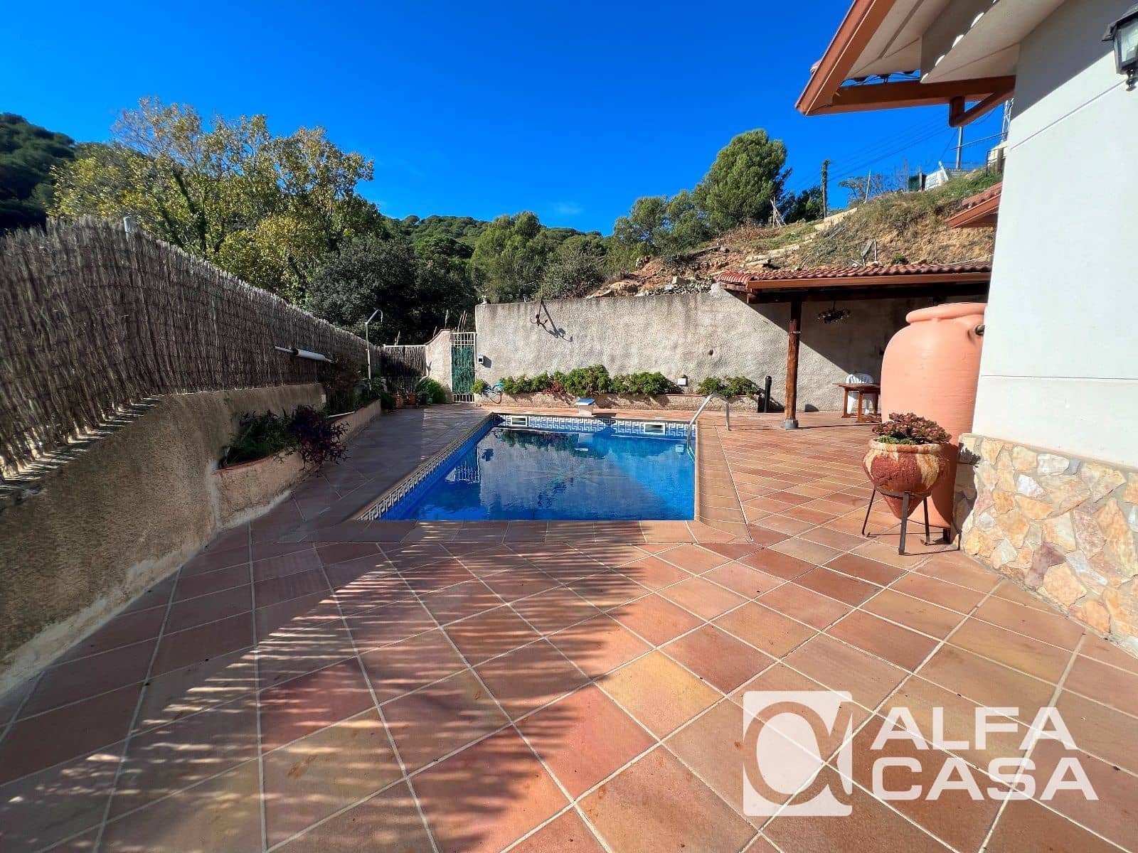 4 sypialnia Willa na sprzedaż w Lloret de Mar z basenem garażem - 599 000 € (Ref: 9385916)