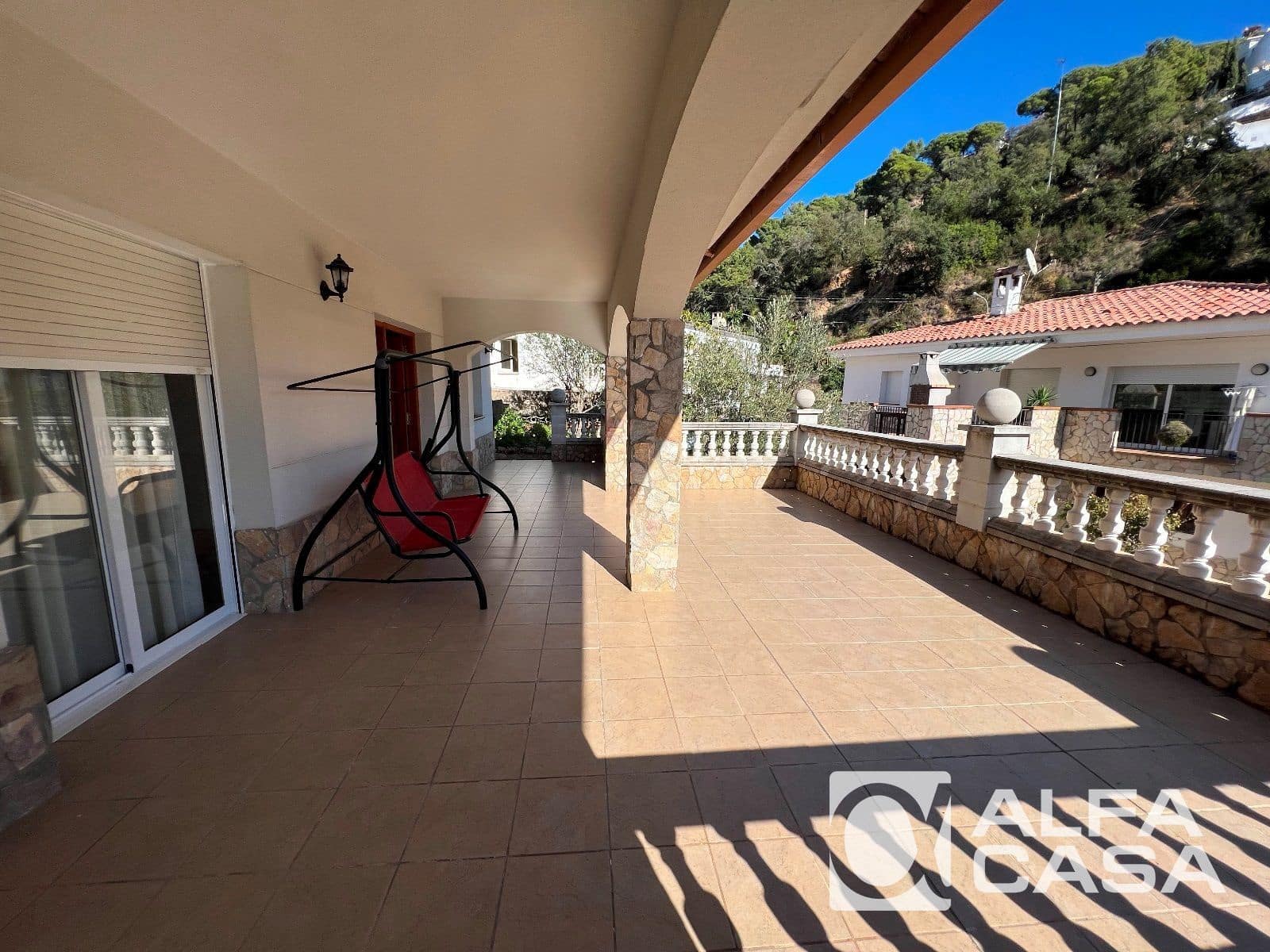 4 sypialnia Willa na sprzedaż w Lloret de Mar z basenem garażem - 599 000 € (Ref: 9385916)