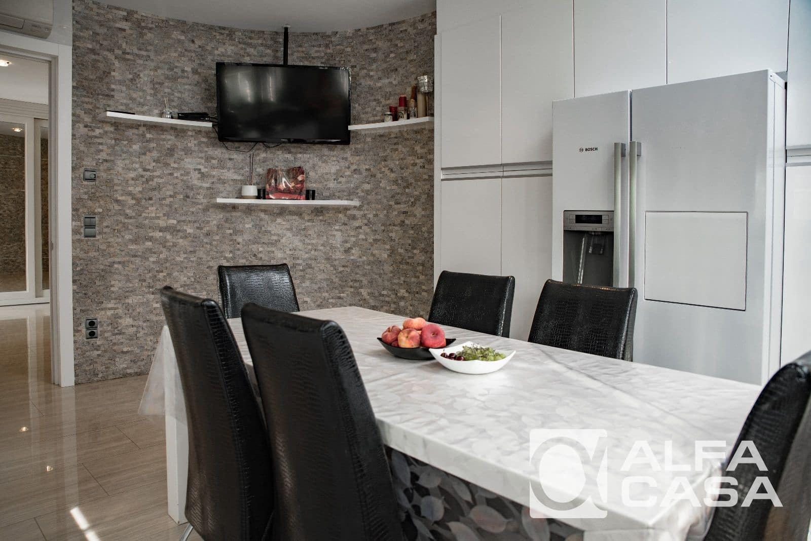 4 bedroom Villa for sale in Lloret de Mar with pool garage - € 1,580,000 (Ref: 9385917)