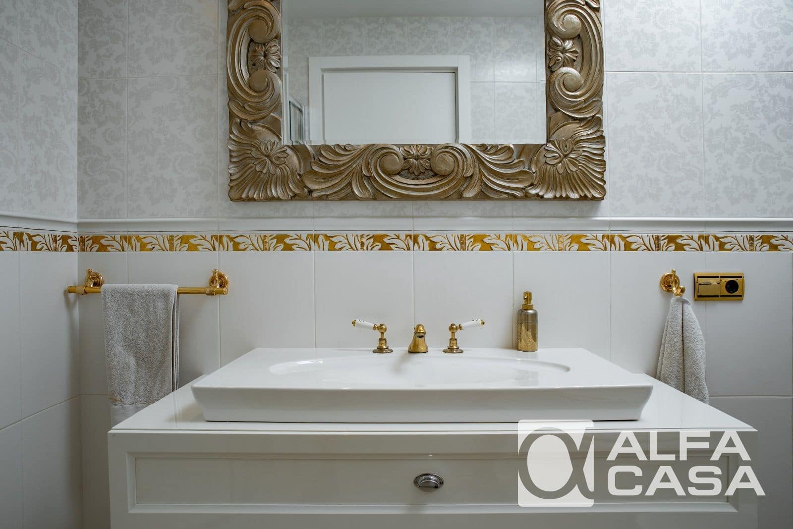 4 bedroom Villa for sale in Lloret de Mar with pool garage - € 1,580,000 (Ref: 9385917)