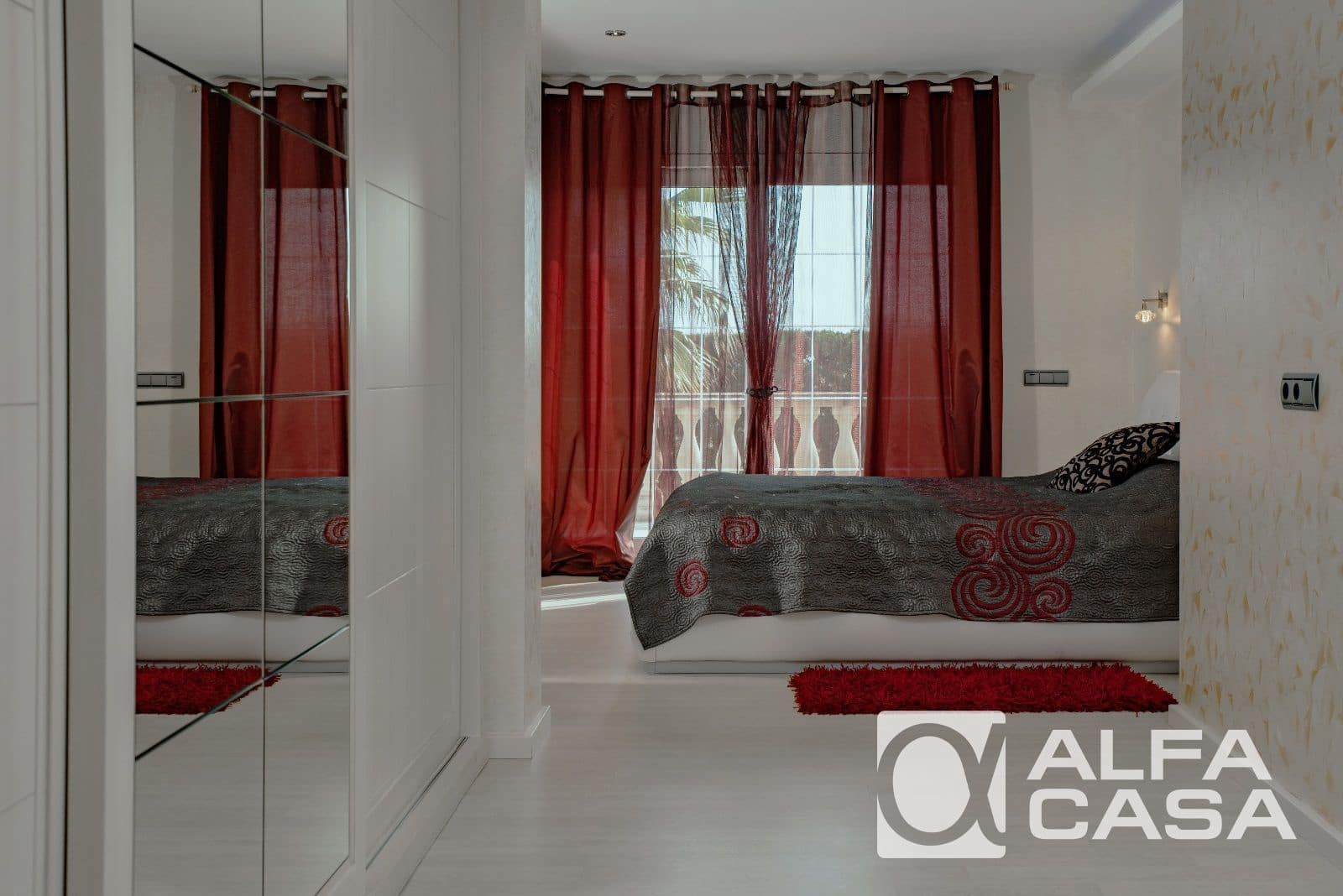 4 bedroom Villa for sale in Lloret de Mar with pool garage - € 1,580,000 (Ref: 9385917)