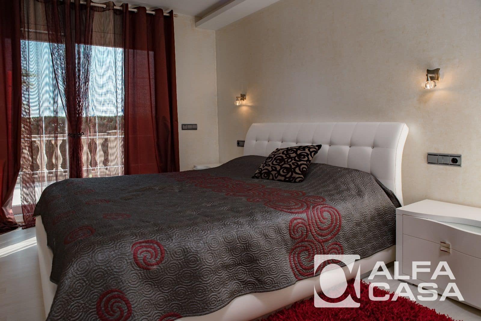 4 bedroom Villa for sale in Lloret de Mar with pool garage - € 1,580,000 (Ref: 9385917)