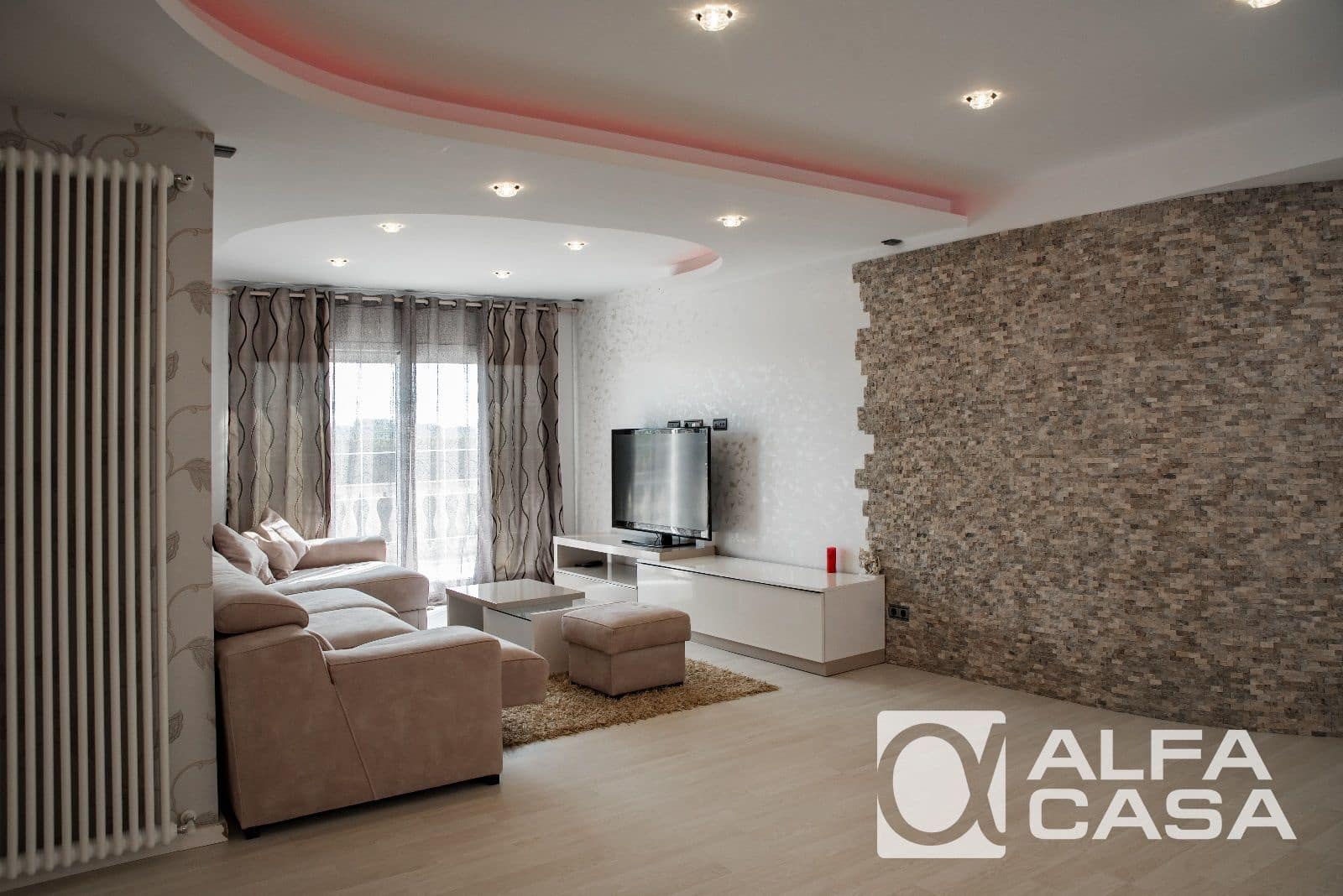 4 bedroom Villa for sale in Lloret de Mar with pool garage - € 1,580,000 (Ref: 9385917)