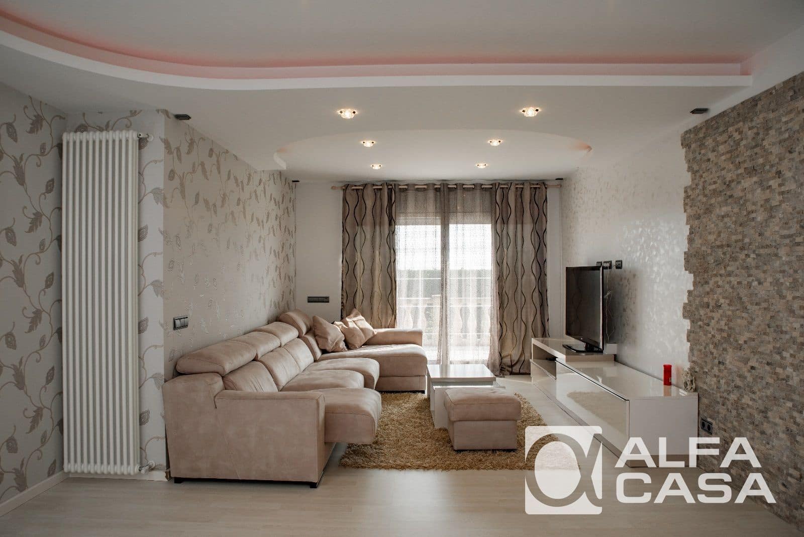 4 bedroom Villa for sale in Lloret de Mar with pool garage - € 1,580,000 (Ref: 9385917)