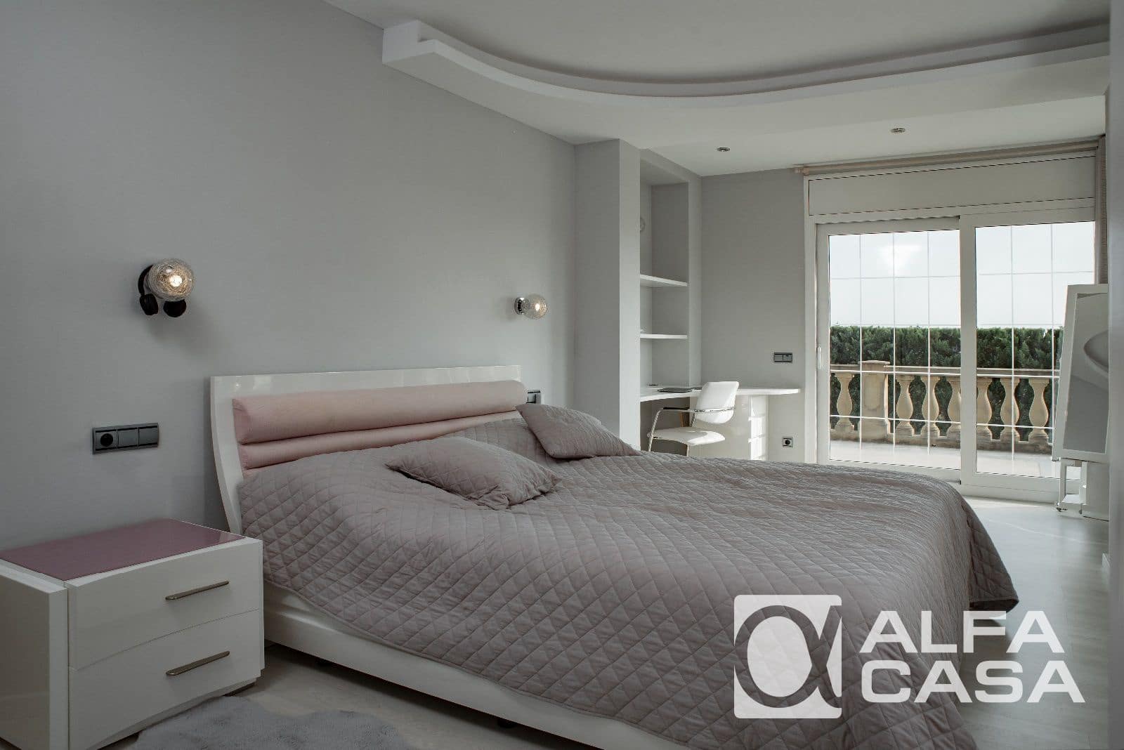 4 bedroom Villa for sale in Lloret de Mar with pool garage - € 1,580,000 (Ref: 9385917)