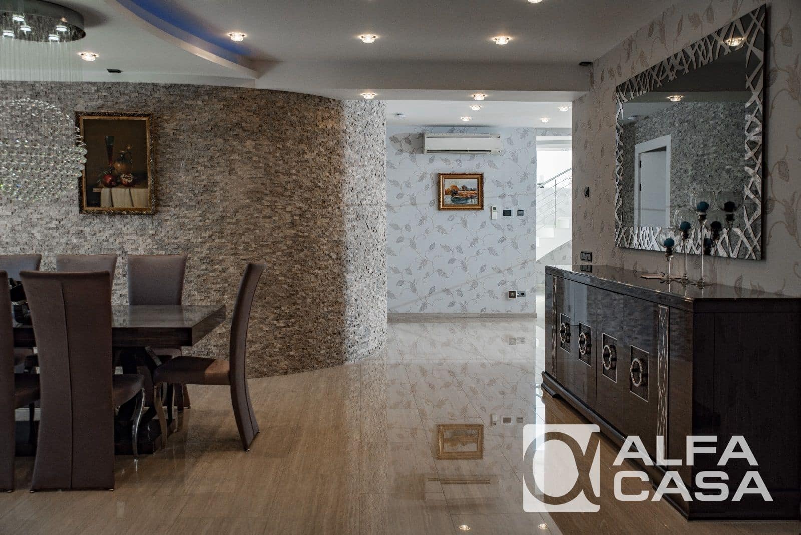 4 bedroom Villa for sale in Lloret de Mar with pool garage - € 1,580,000 (Ref: 9385917)