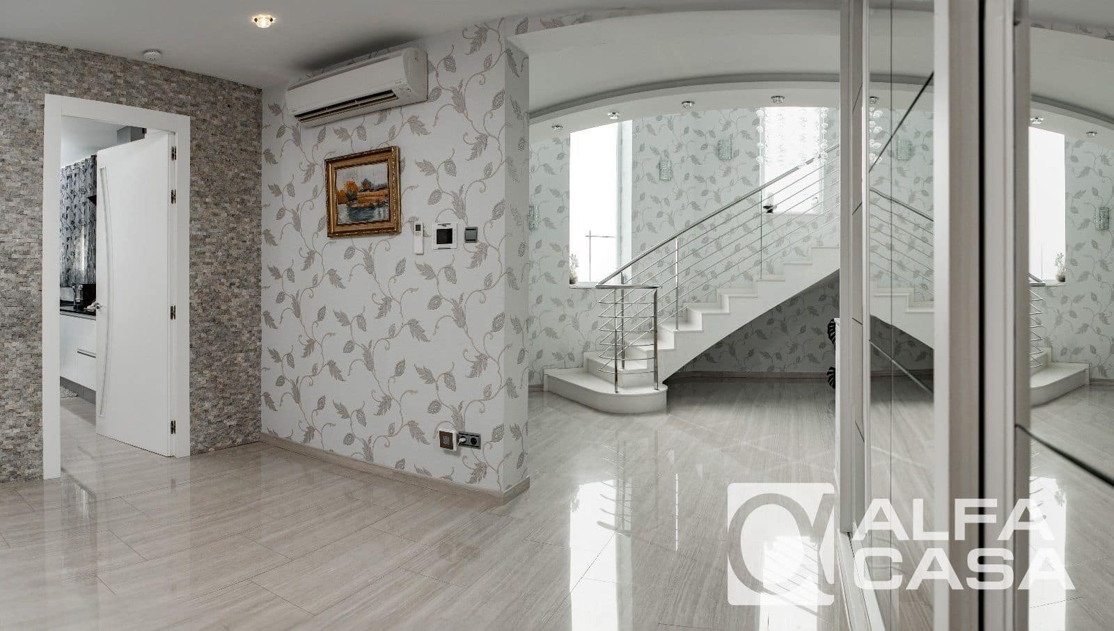 4 bedroom Villa for sale in Lloret de Mar with pool garage - € 1,580,000 (Ref: 9385917)