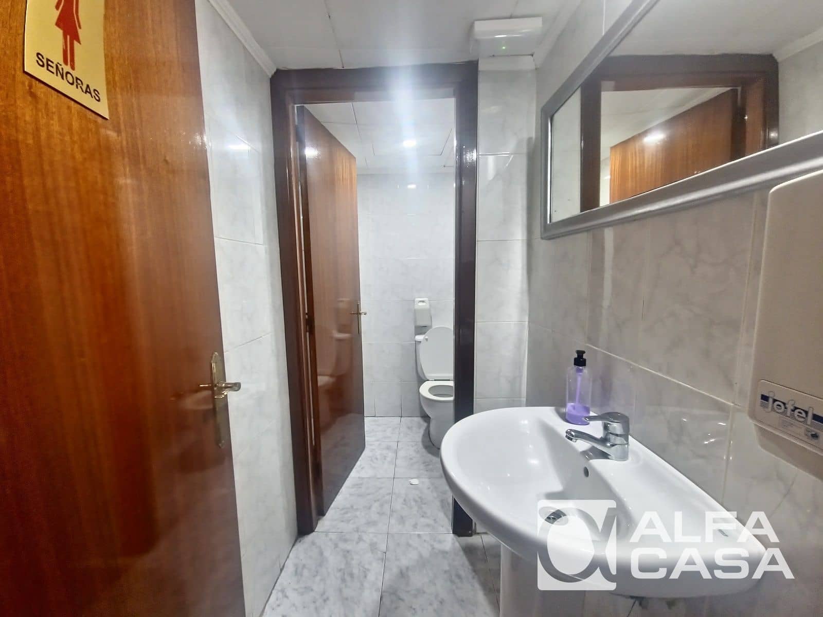 Commercial for sale in Lloret de Mar - € 350,000 (Ref: 9385918)