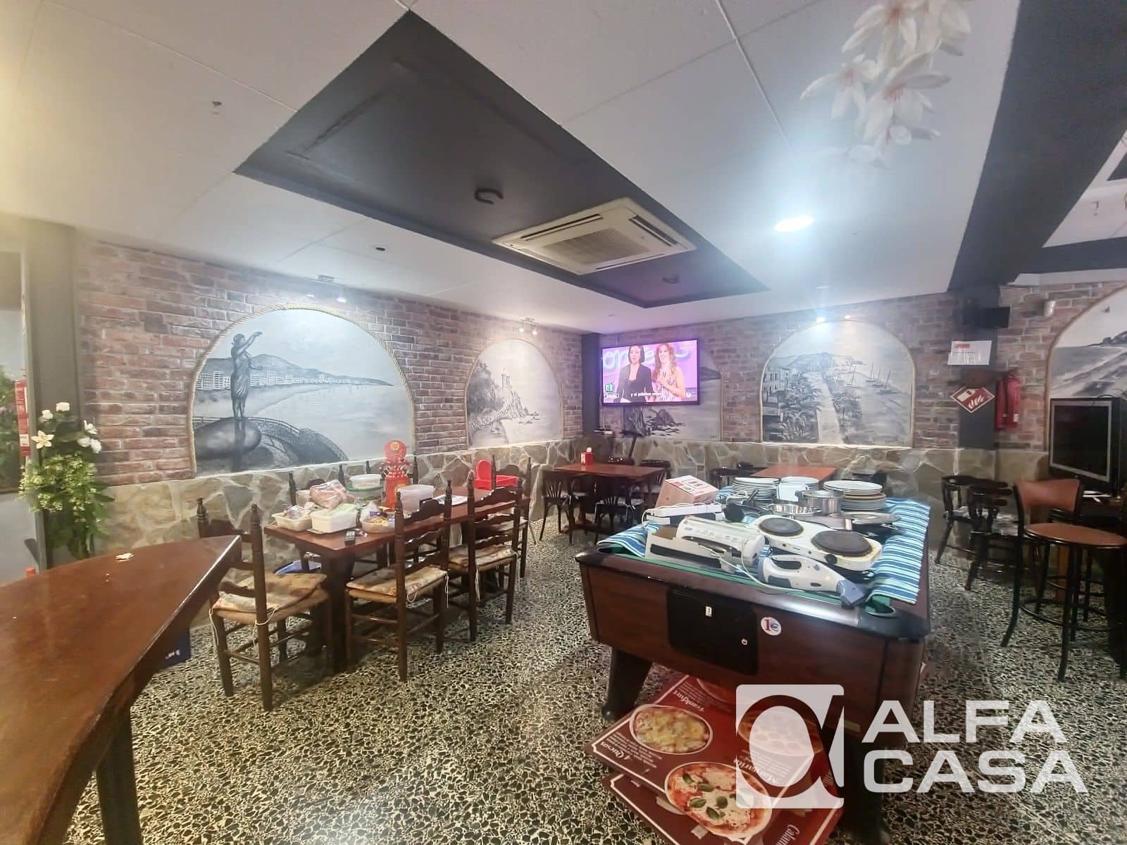 Commercial for sale in Lloret de Mar - € 350,000 (Ref: 9385918)