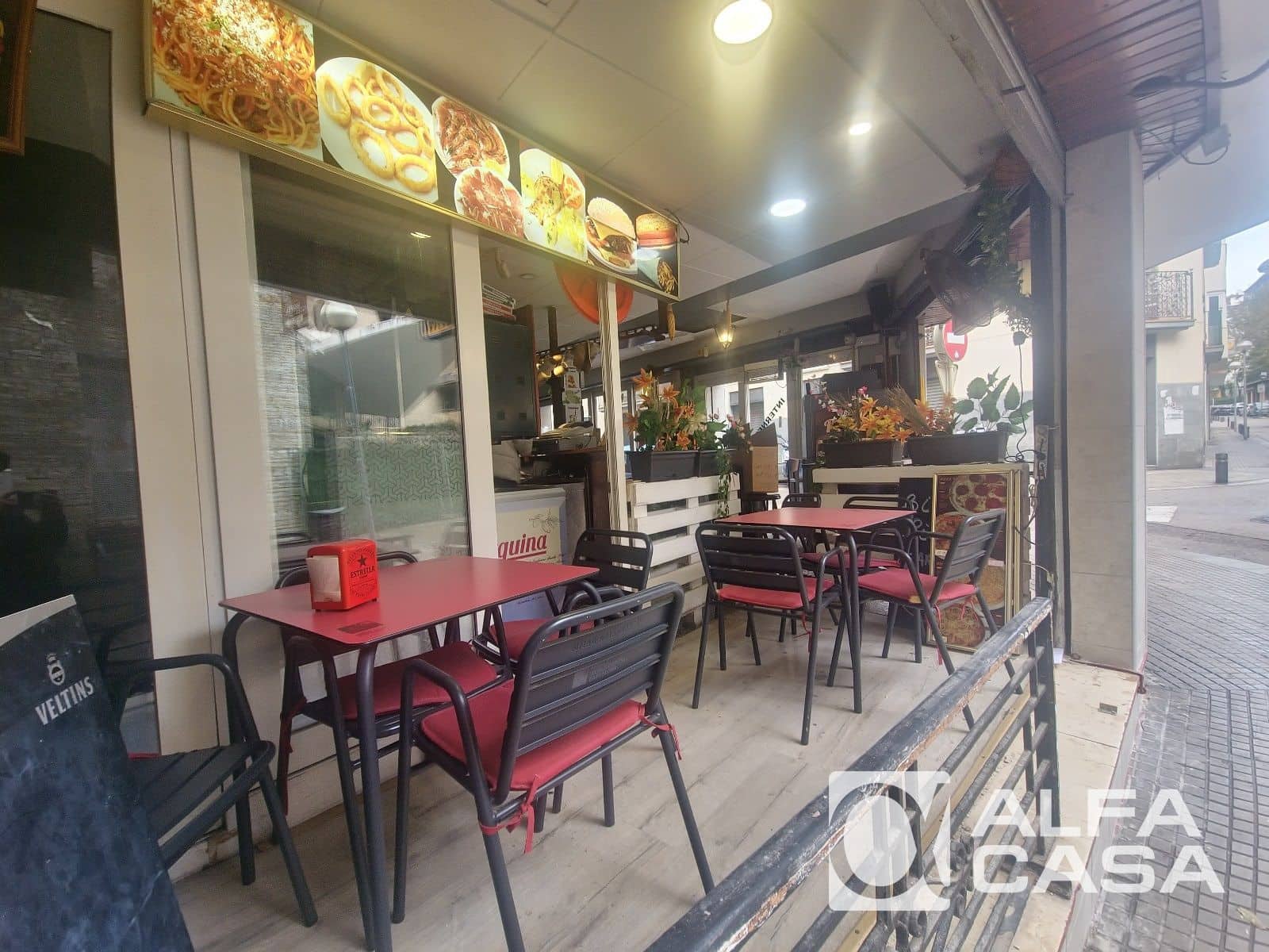 Commercial for sale in Lloret de Mar - € 350,000 (Ref: 9385918)