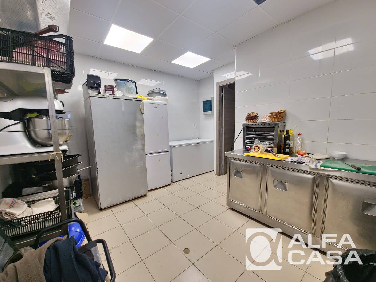 Kaupallinen myytävänä paikassa Lloret de Mar - 371 000 € (Ref: 9385920)