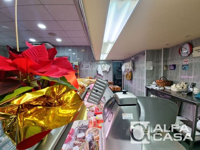 Commercial for sale in Lloret de Mar - € 185,000 (Ref: 9385921)