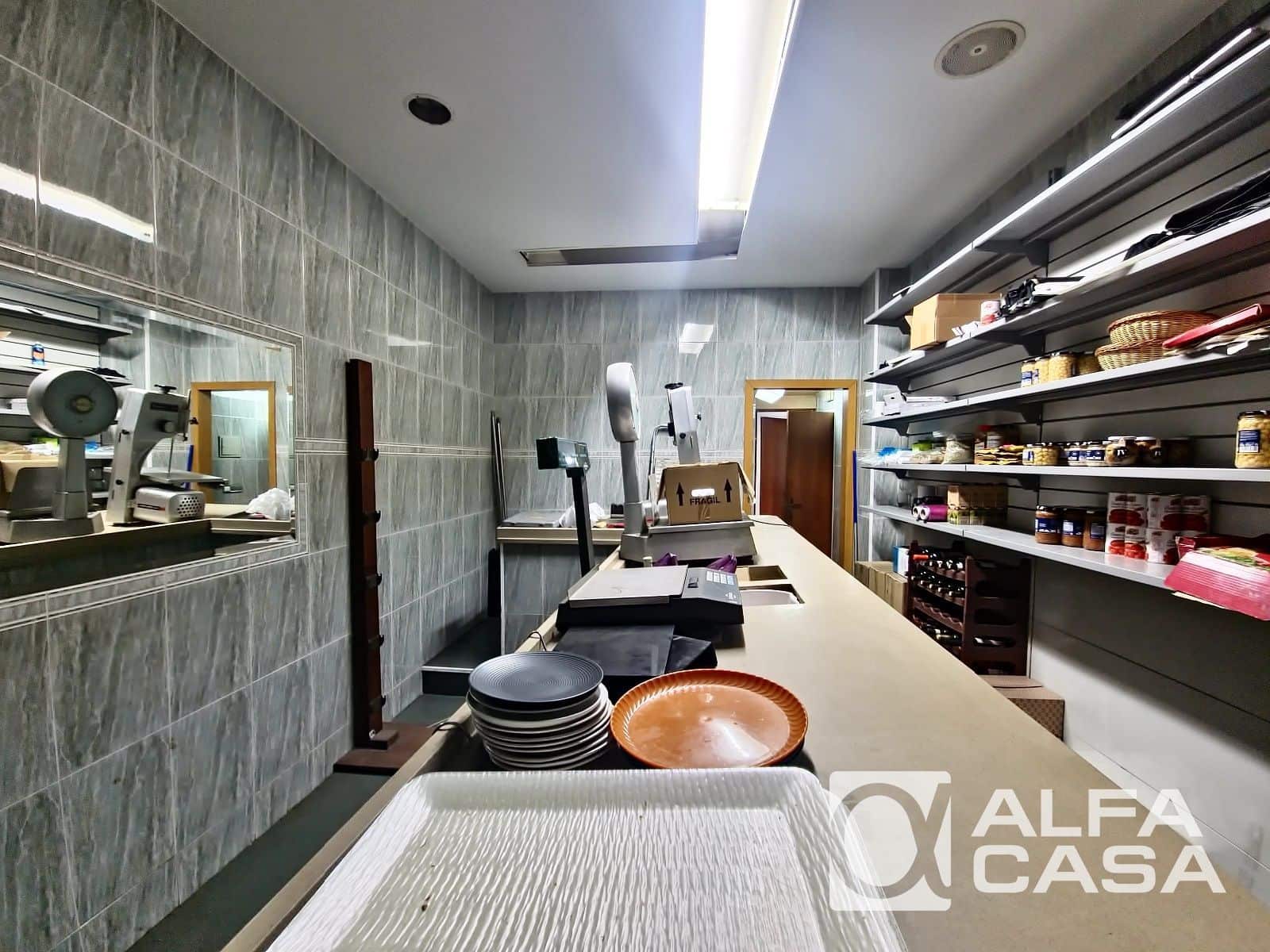 Erhverv til salg i Lloret de Mar - € 185.000 (Ref: 9385921)