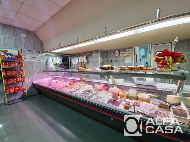 Commercial for sale in Lloret de Mar - € 185,000 (Ref: 9385921)