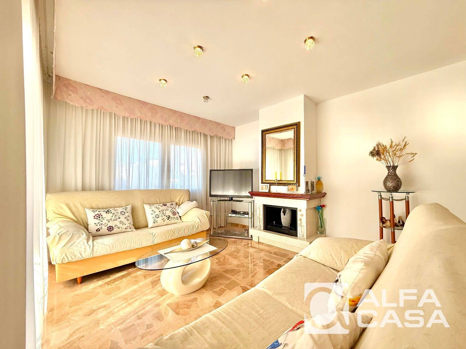 5 makuuhuone Huvila myytävänä paikassa Lloret de Mar mukana uima-altaan 
autotalli - 949 000 € (Ref: 9400089)