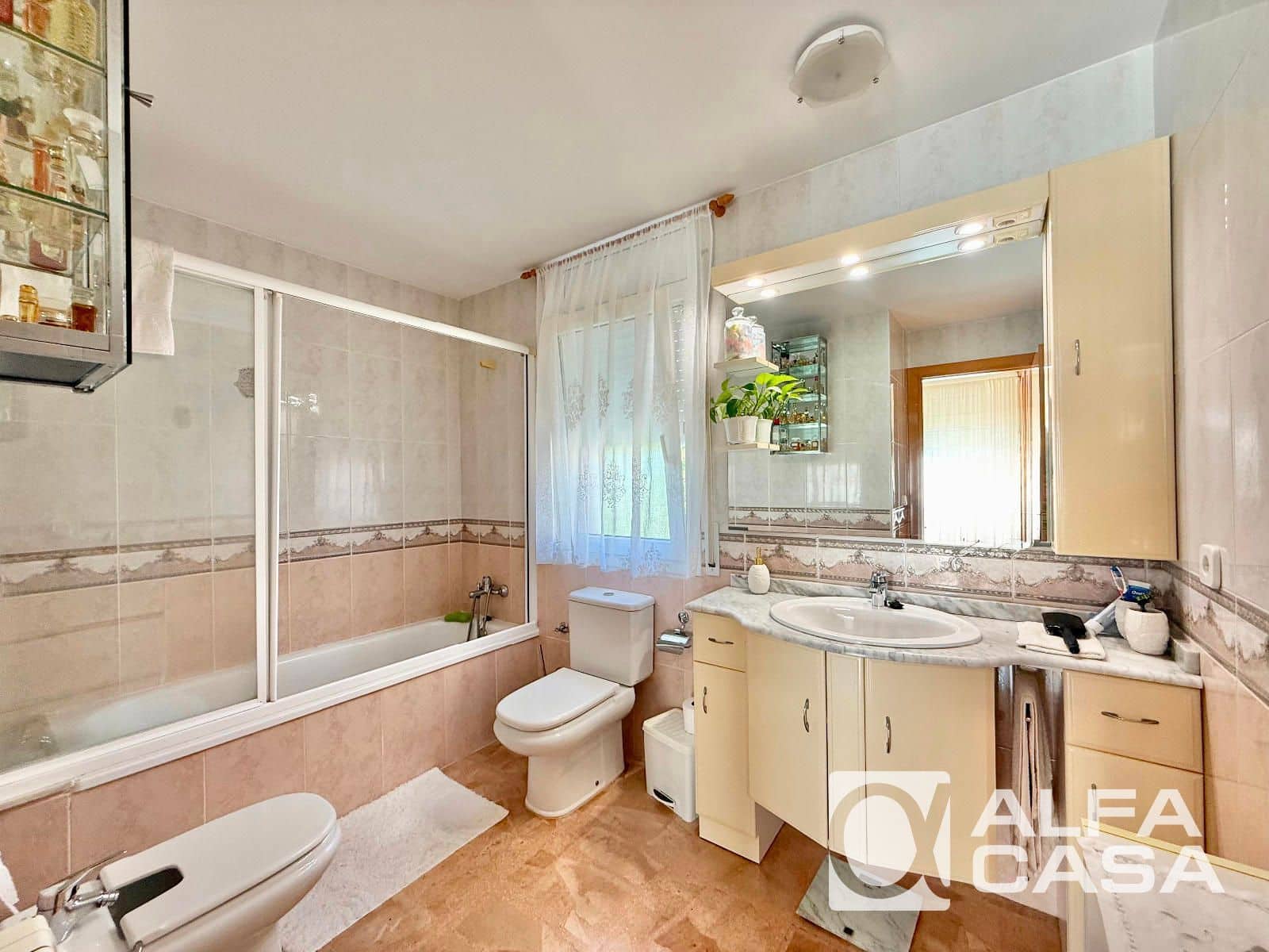 5 makuuhuone Huvila myytävänä paikassa Lloret de Mar mukana uima-altaan 
autotalli - 949 000 € (Ref: 9400089)