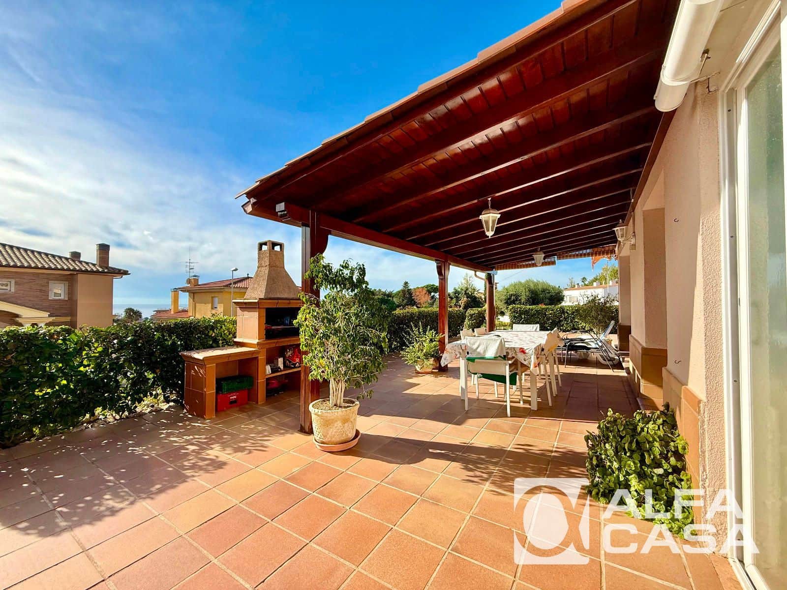 5 makuuhuone Huvila myytävänä paikassa Lloret de Mar mukana uima-altaan 
autotalli - 949 000 € (Ref: 9400089)