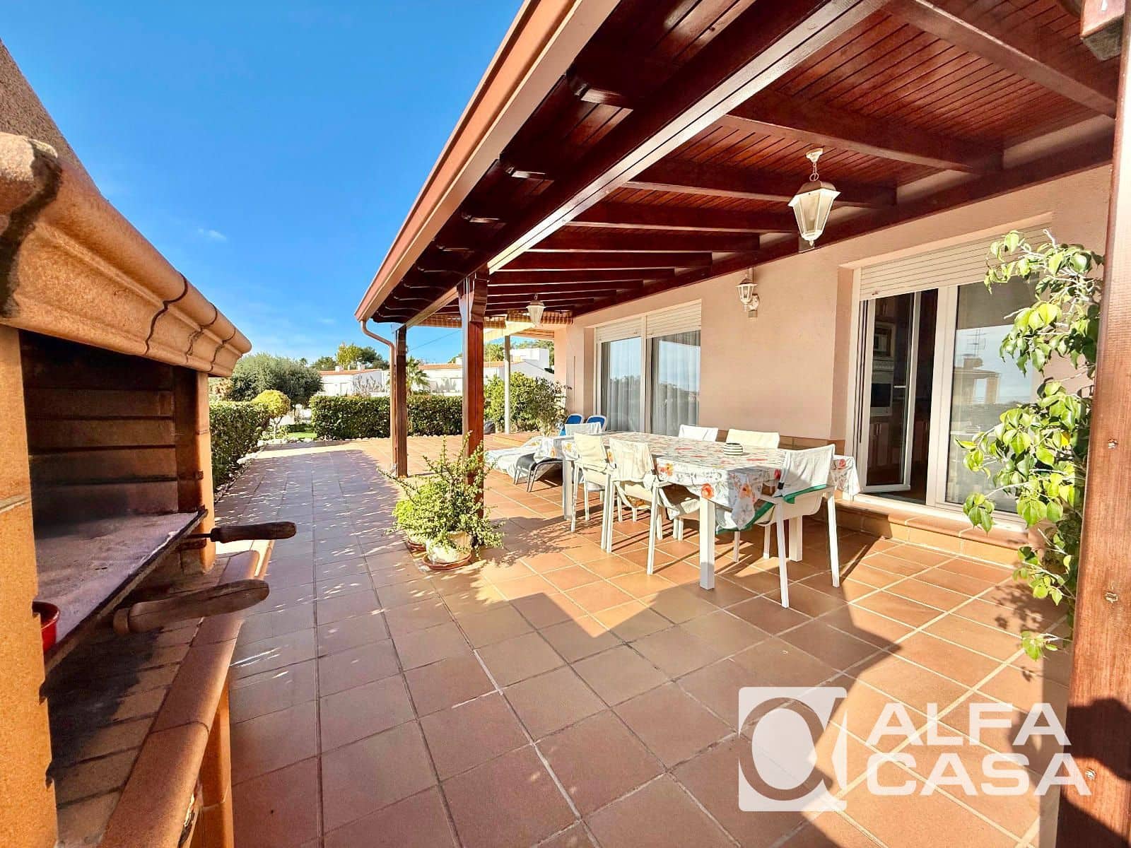 5 makuuhuone Huvila myytävänä paikassa Lloret de Mar mukana uima-altaan 
autotalli - 949 000 € (Ref: 9400089)