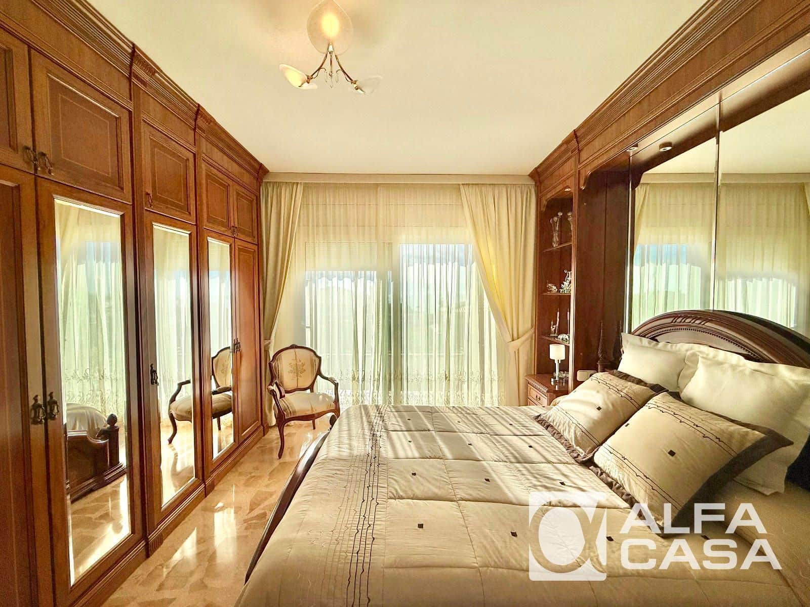 5 makuuhuone Huvila myytävänä paikassa Lloret de Mar mukana uima-altaan 
autotalli - 949 000 € (Ref: 9400089)