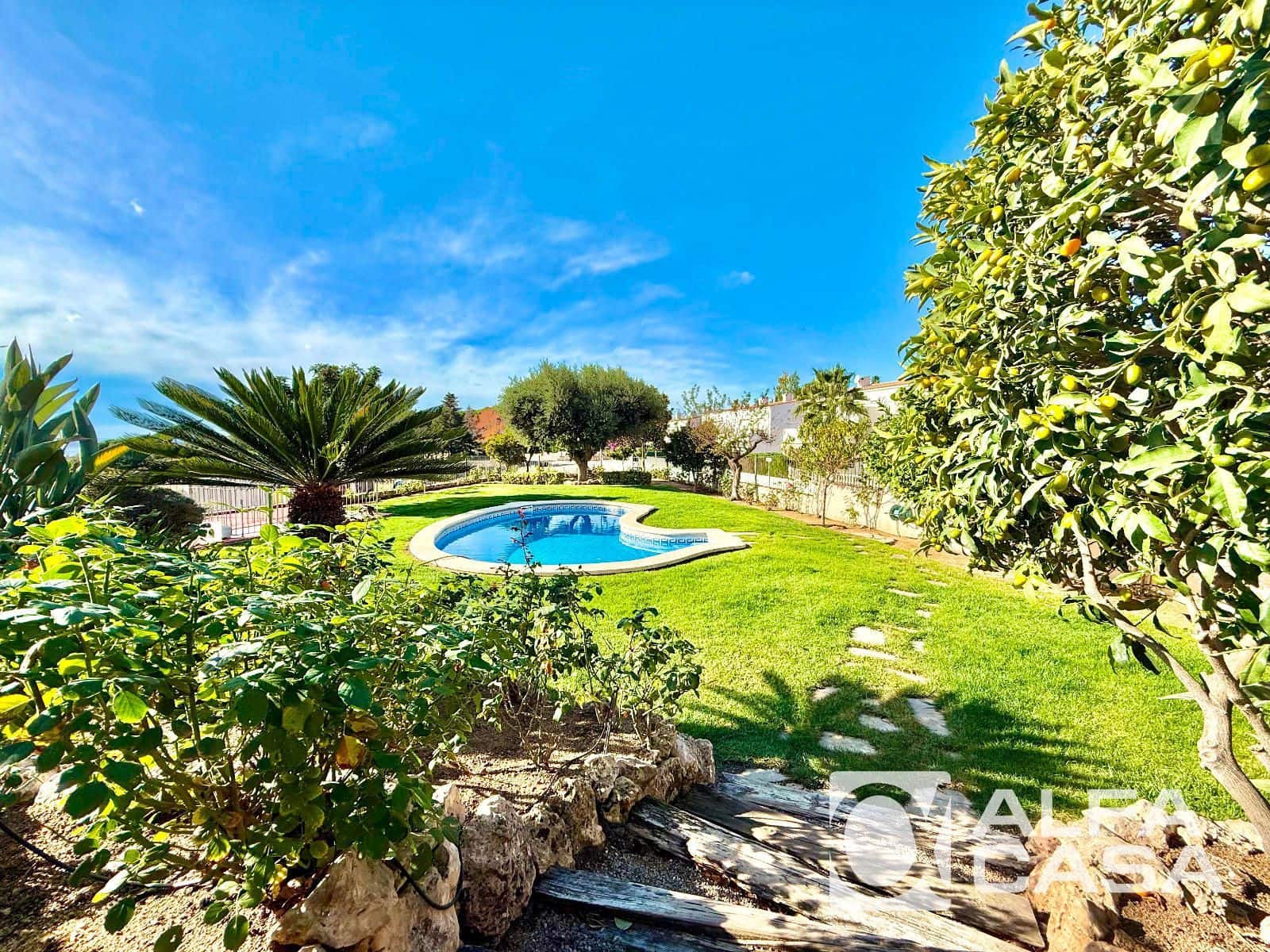 5 makuuhuone Huvila myytävänä paikassa Lloret de Mar mukana uima-altaan 
autotalli - 949 000 € (Ref: 9400089)