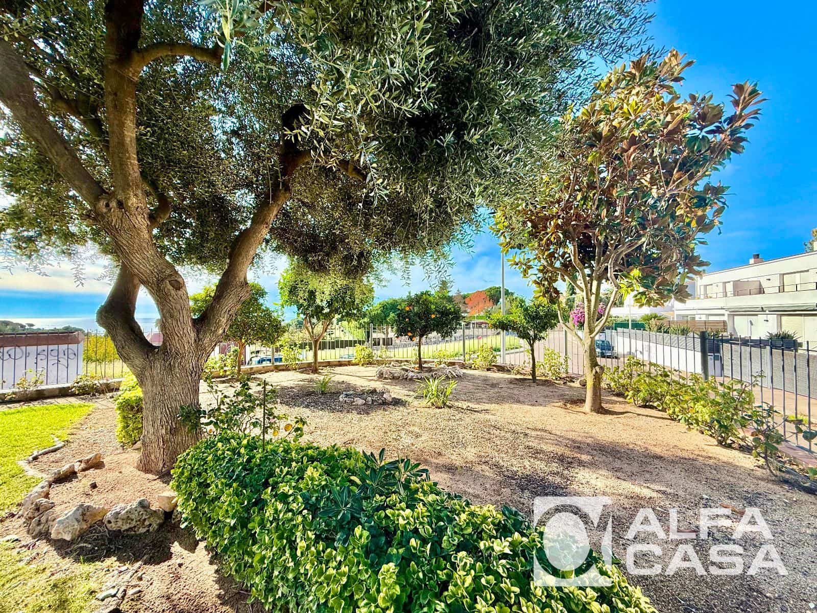 5 makuuhuone Huvila myytävänä paikassa Lloret de Mar mukana uima-altaan 
autotalli - 949 000 € (Ref: 9400089)