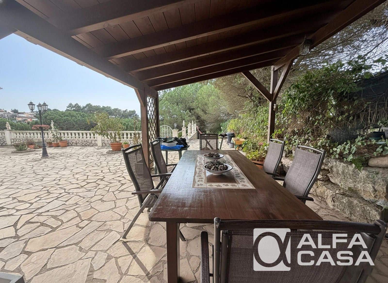 4 sovrum Villa till salu i Lloret de Mar med pool - 399 000 € (Ref: 9438967)