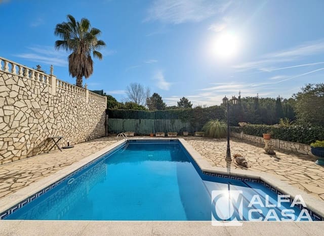 4 sovrum Villa till salu i Lloret de Mar med pool - 399 000 € (Ref: 9438967)