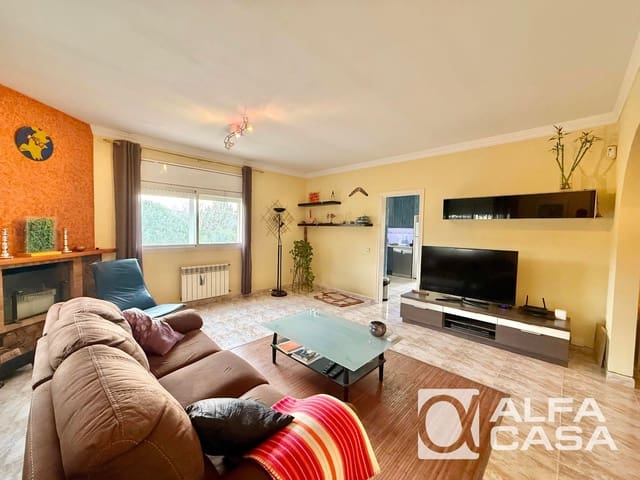 4 sovrum Villa till salu i Lloret de Mar med pool - 399 000 € (Ref: 9438967)