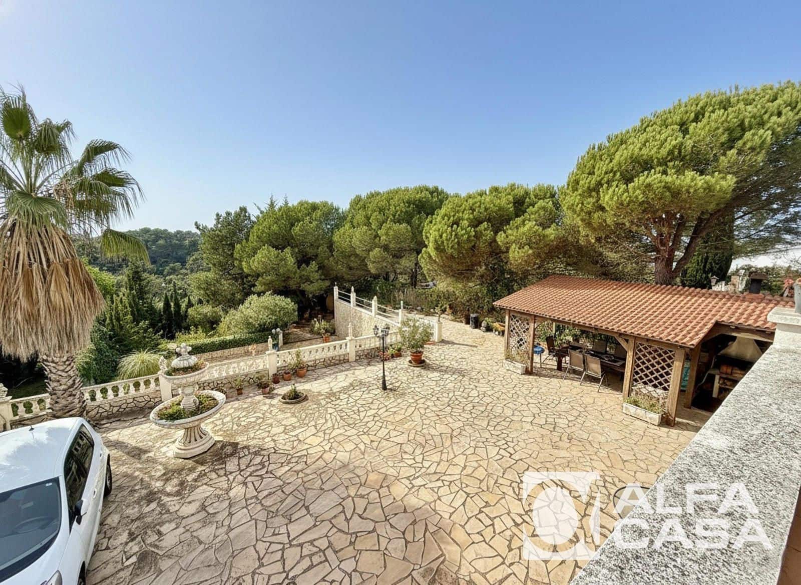 4 sovrum Villa till salu i Lloret de Mar med pool - 399 000 € (Ref: 9438967)