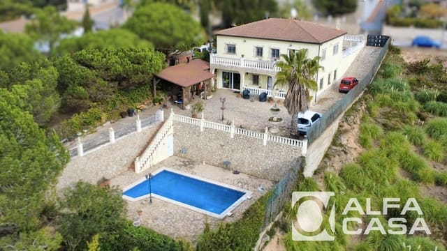 4 sypialnia Willa na sprzedaż w Lloret de Mar z basenem - 399 000 € (Ref: 9438967)