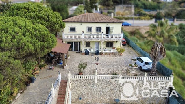 4 sypialnia Willa na sprzedaż w Lloret de Mar z basenem - 399 000 € (Ref: 9438967)