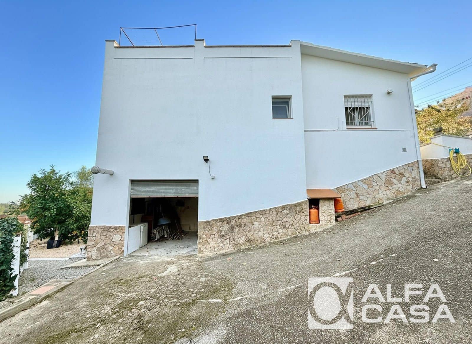 4 sovrum Villa till salu i Lloret de Mar med pool garage - 259 000 € (Ref: 9447324)