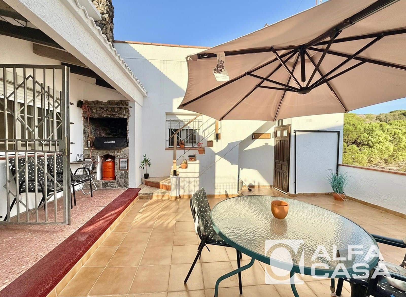 4 sovrum Villa till salu i Lloret de Mar med pool garage - 259 000 € (Ref: 9447324)