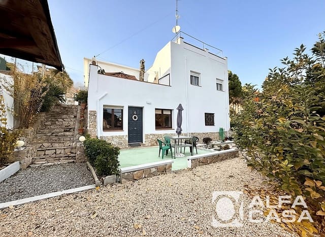 4 sovrum Villa till salu i Lloret de Mar med pool garage - 259 000 € (Ref: 9447324)